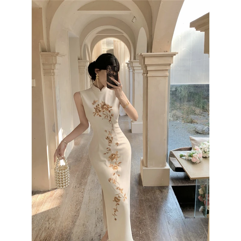 2025新款别致绝美纯欲性感金色牡丹刺绣改良无袖开叉旗袍连衣裙女