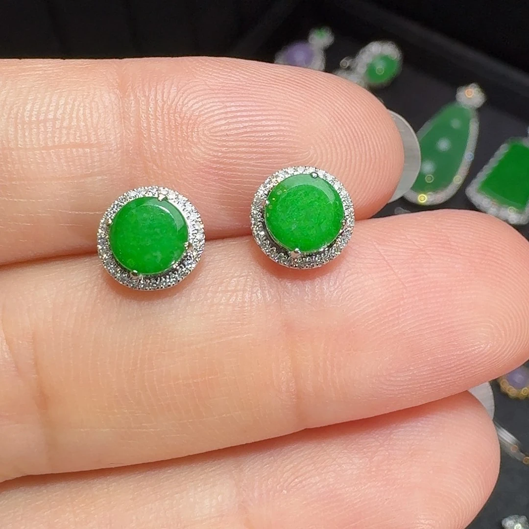 18K金镶嵌翡翠耳饰