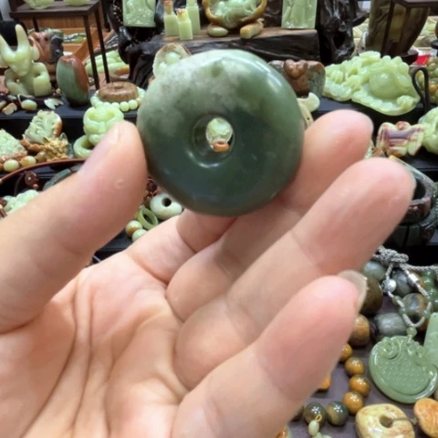 岫岩河磨玉（透闪石质玉）未镶嵌颈饰