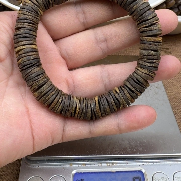 郭***外手串沉香乌身手串20克加