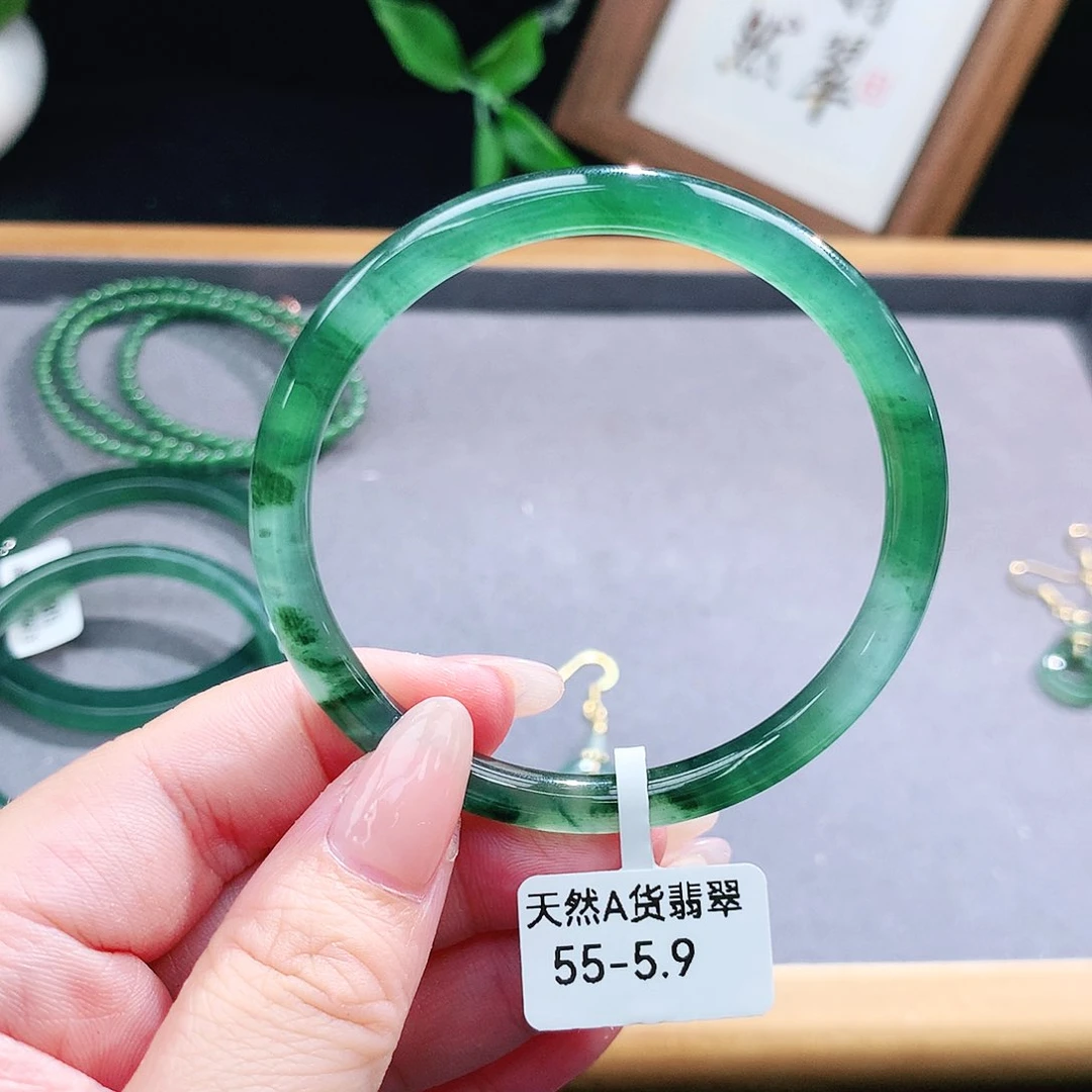 翡翠手镯（圆镯）未镶嵌
