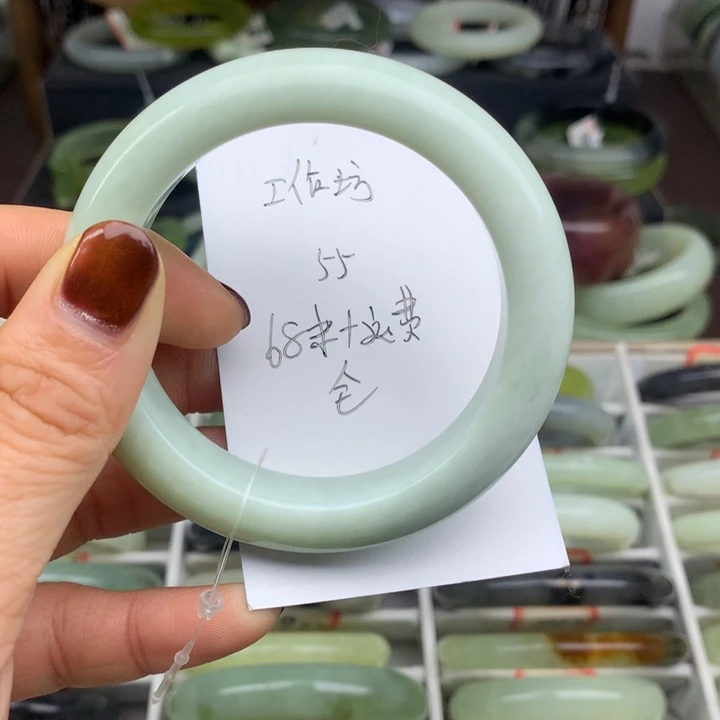 工***坊蛇纹石玉未镶嵌手镯