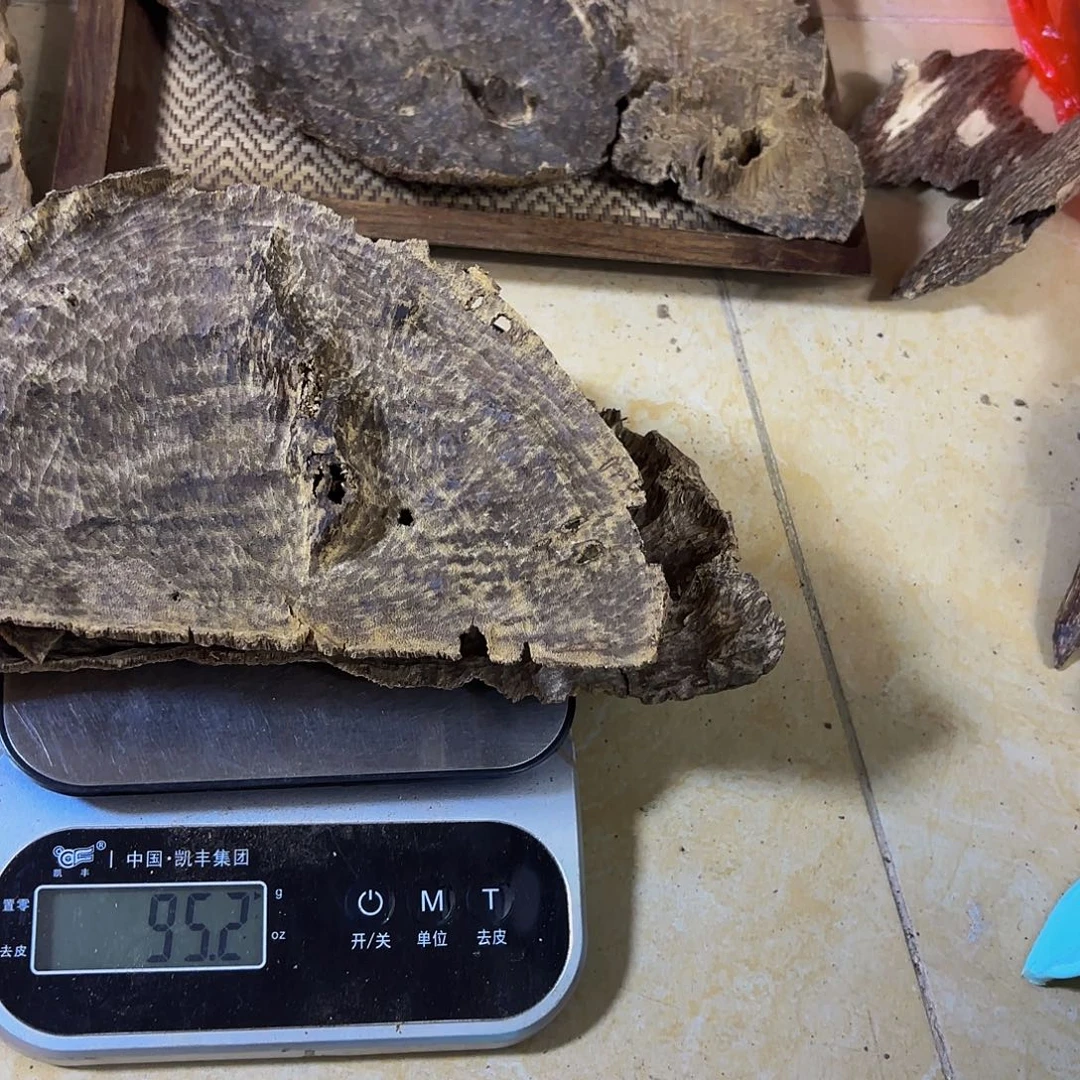 沉香沉香碎屑掩*香港沉香95克