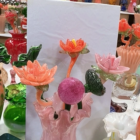 琉璃花瓶高45厘米宽9厘米