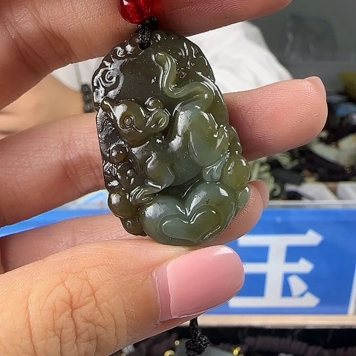 颈饰未镶嵌和田玉