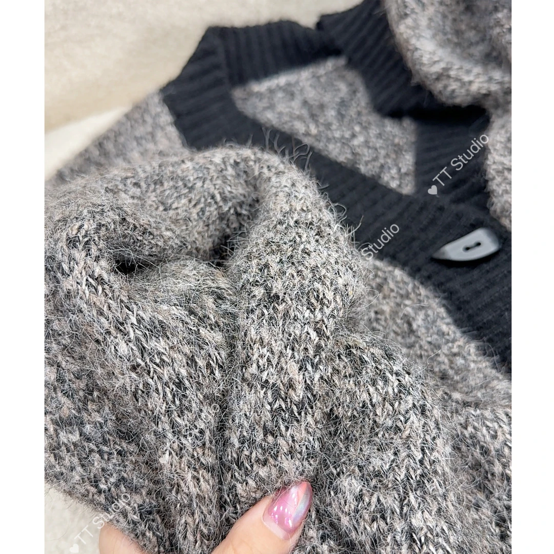 TT家/珊瑚/ 加厚V领设计感毛衣秋冬女装慵懒风针织衫