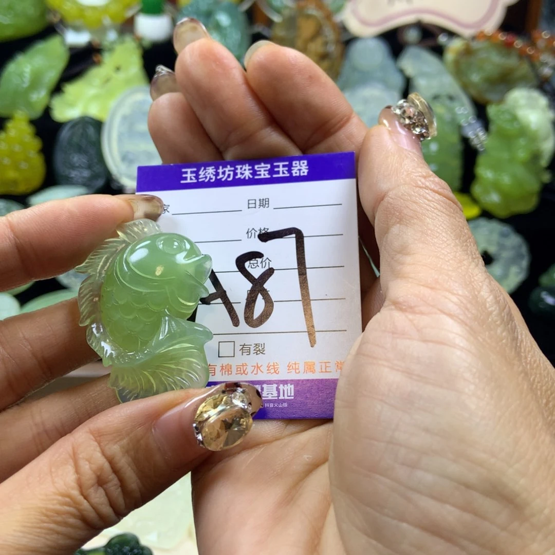 【闪购商品】蛇纹石玉颈饰未镶嵌黄*靈