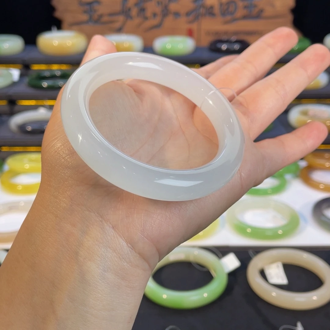 未镶嵌手镯和田玉达****歪