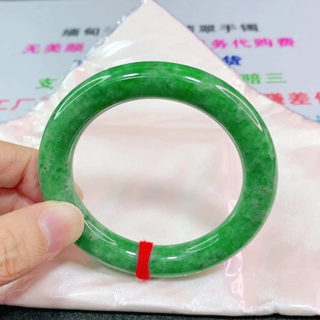 翡翠手镯未镶嵌杨*宏5455圈口圆条