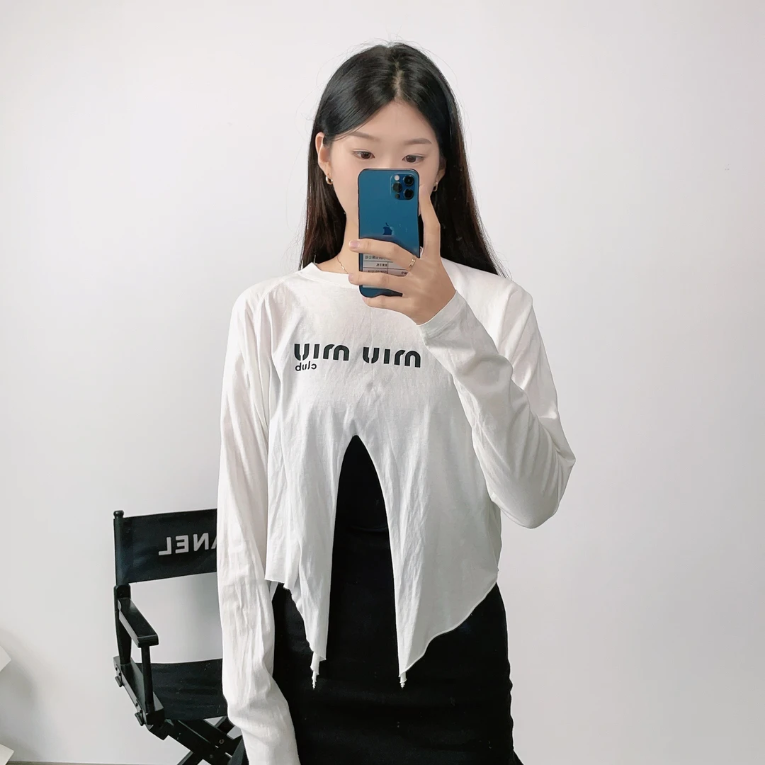 95新 MIU MIU/缪缪 开叉T恤S码白色/250901WRRWQ05