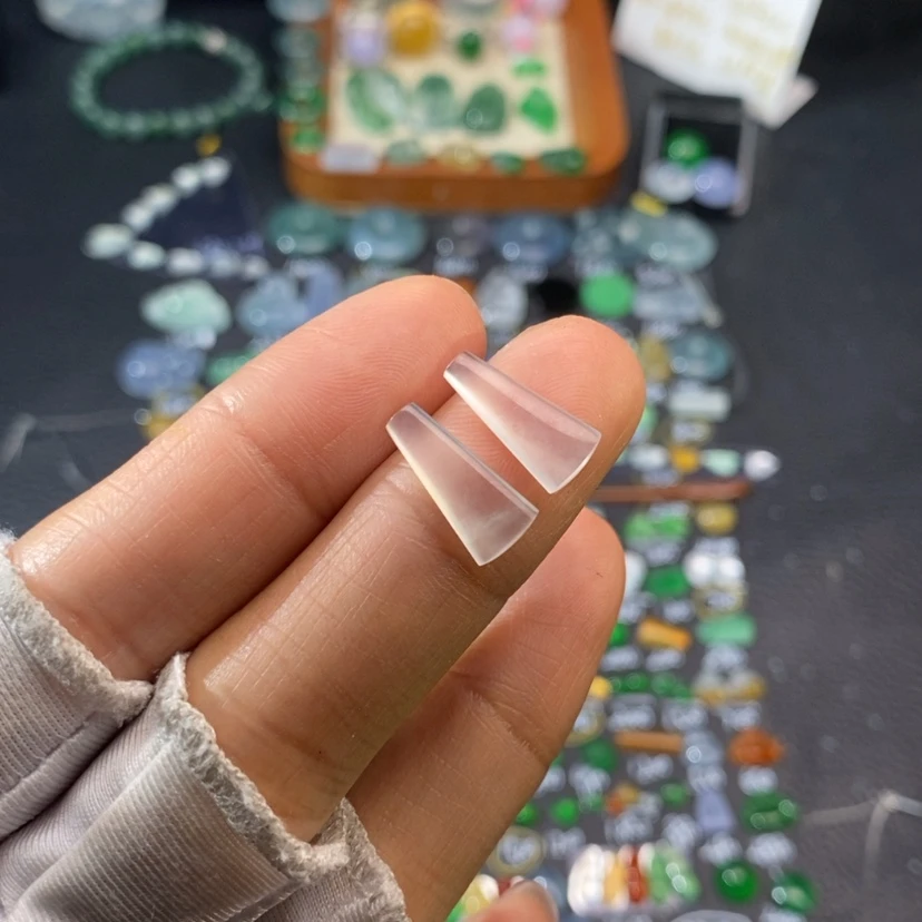 【闪购商品】翡翠挂件未镶嵌柱