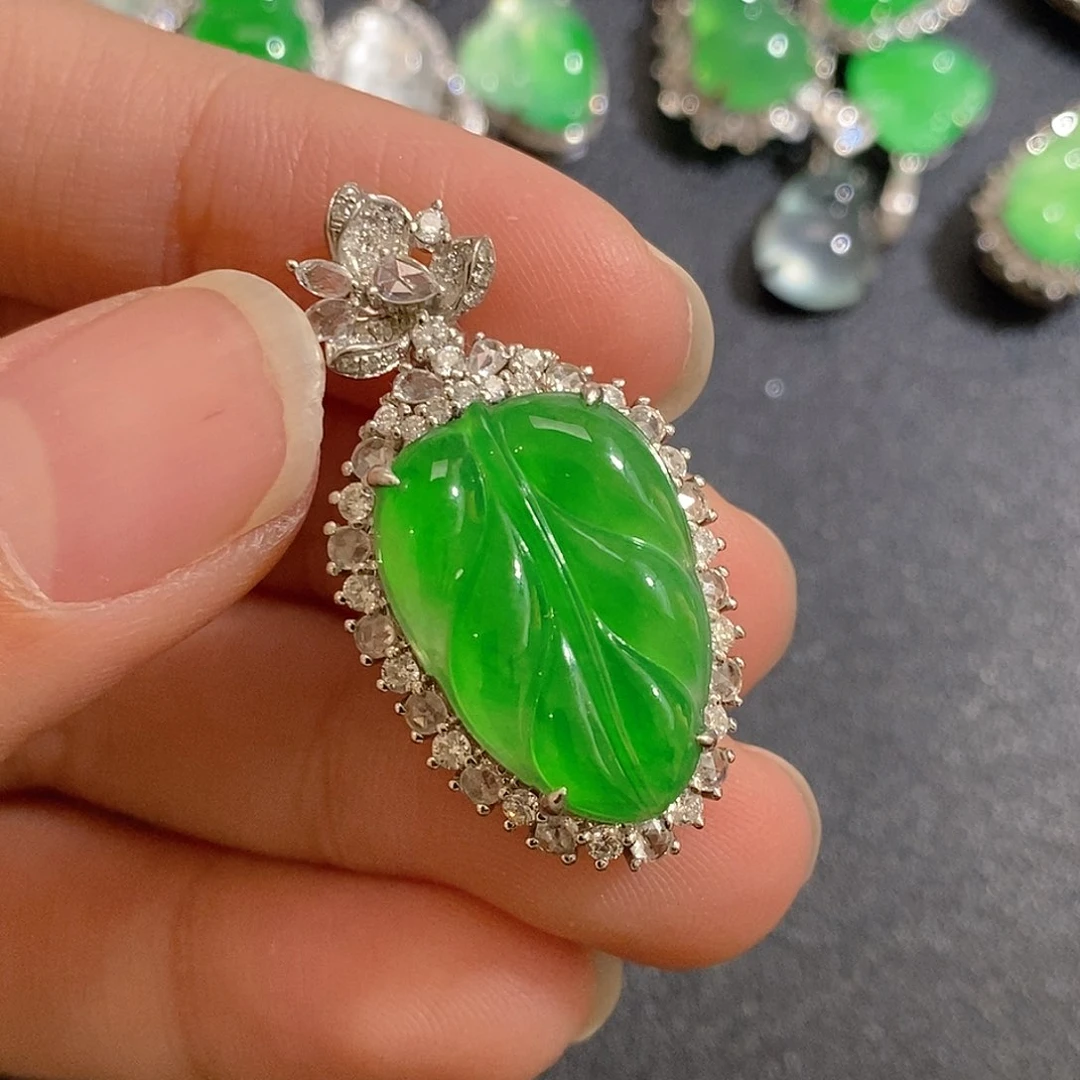 翡翠颈饰18K金镶嵌天然缅甸A货翡翠