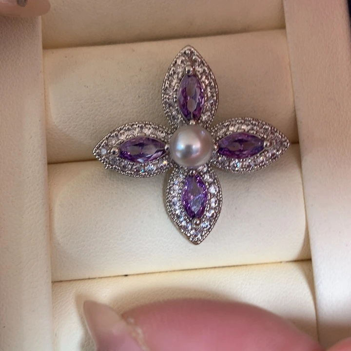 未镶嵌胸饰海水珍珠