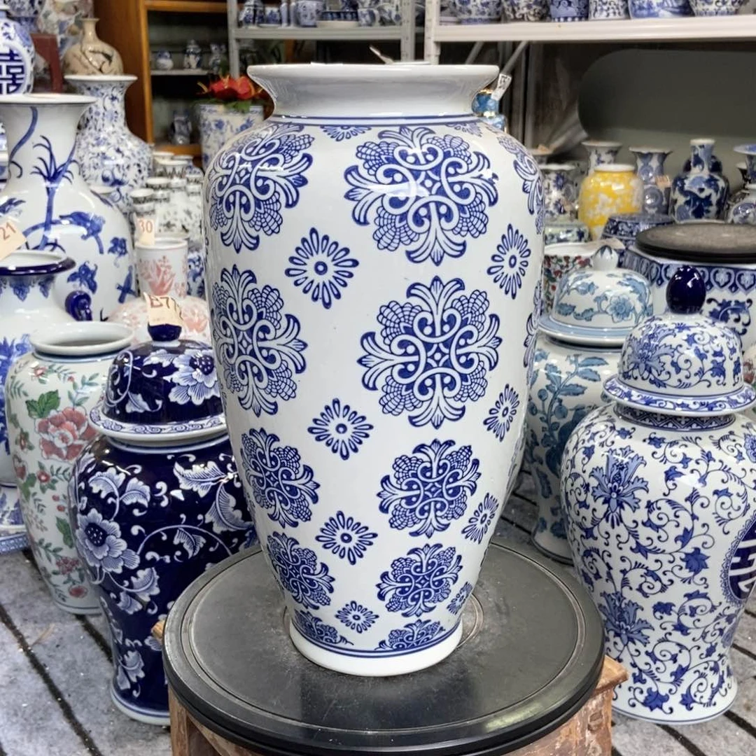 摆件花瓶手绘釉下彩