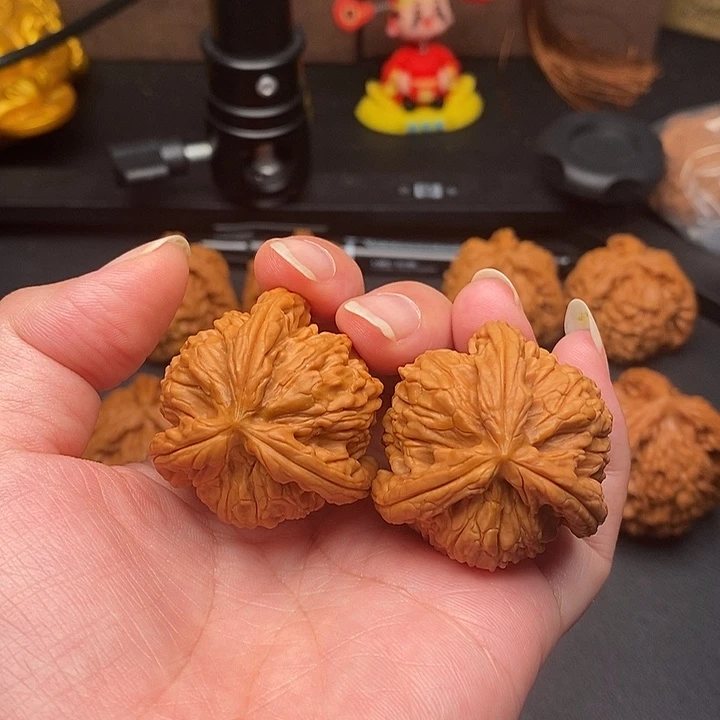 三***实文玩核桃把件白奔