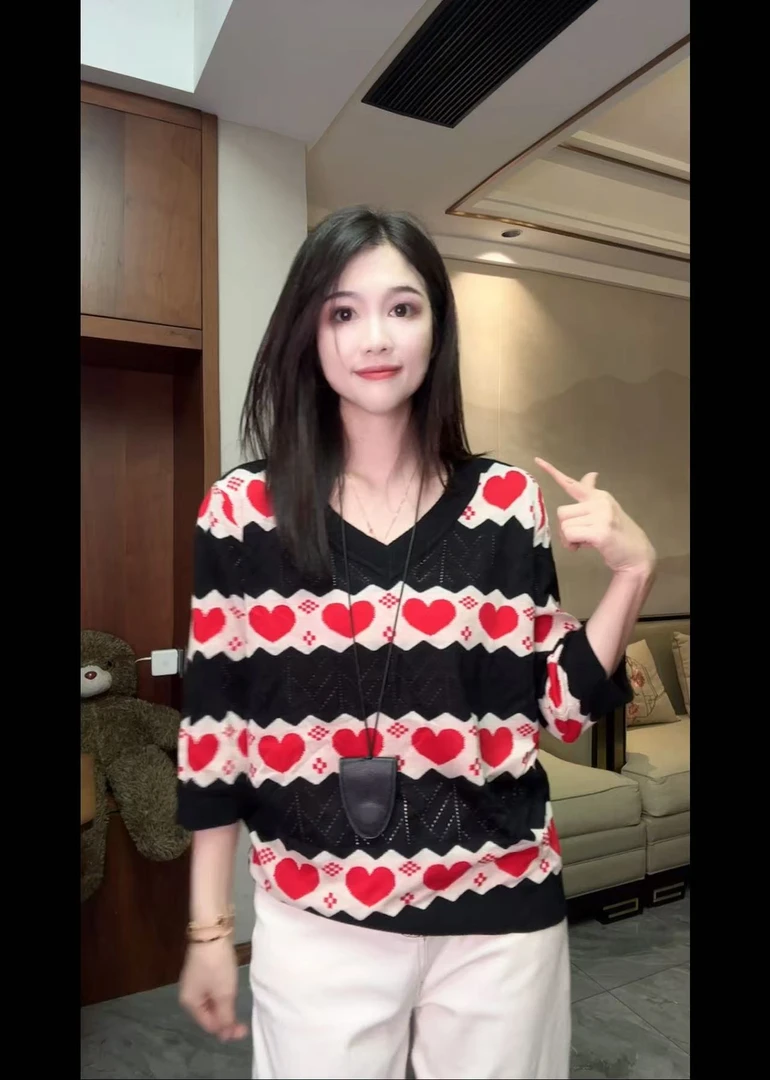 006676冰丝爱心镂空T恤