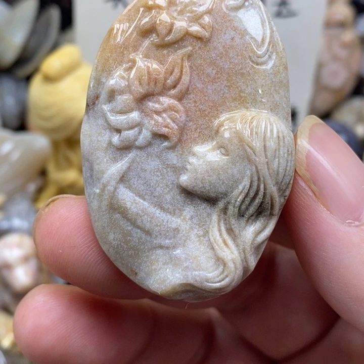 硅化珊瑚（珊瑚玉）未镶嵌颈饰