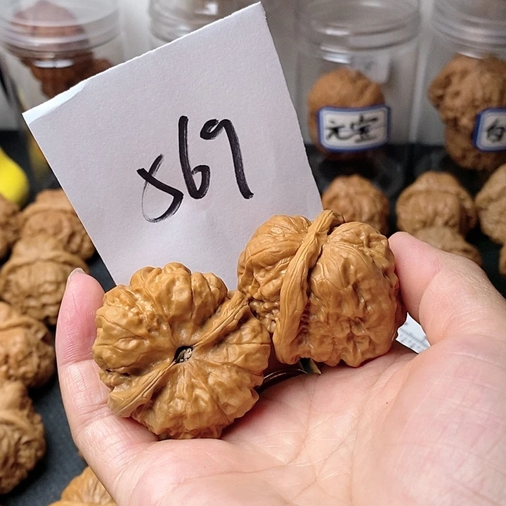 Y***s文玩核桃吊坠我也是一