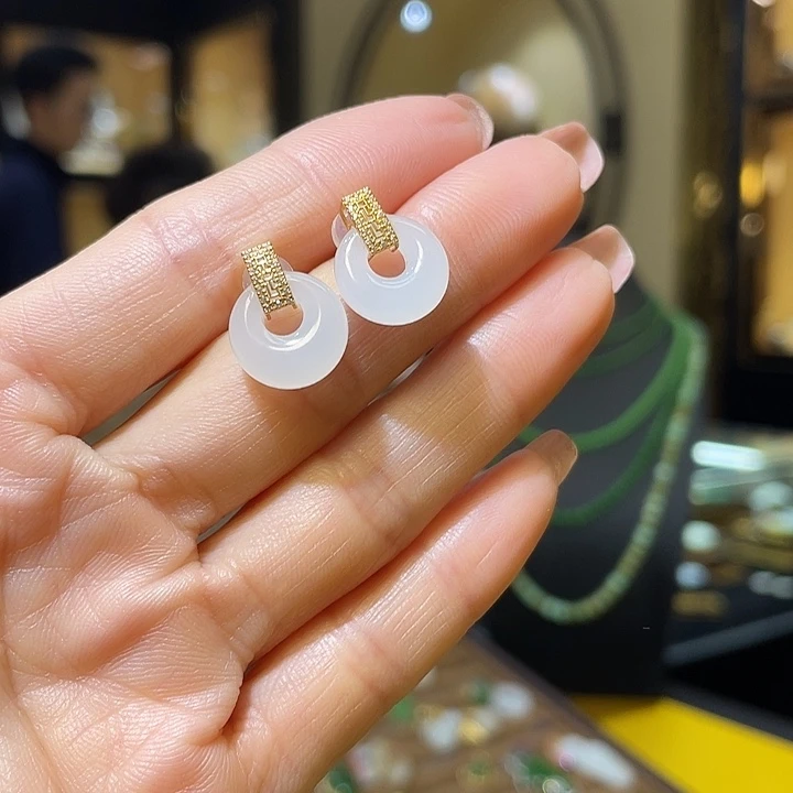 和田玉18K金镶嵌耳饰公主扣