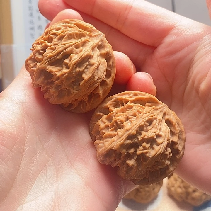 &***&文玩核桃把件苹果园和果园之间进行