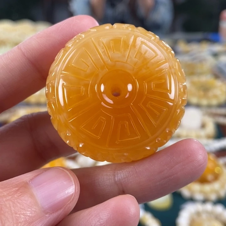 琥珀未镶嵌珠宝奇石24.45鸡油红平安扣