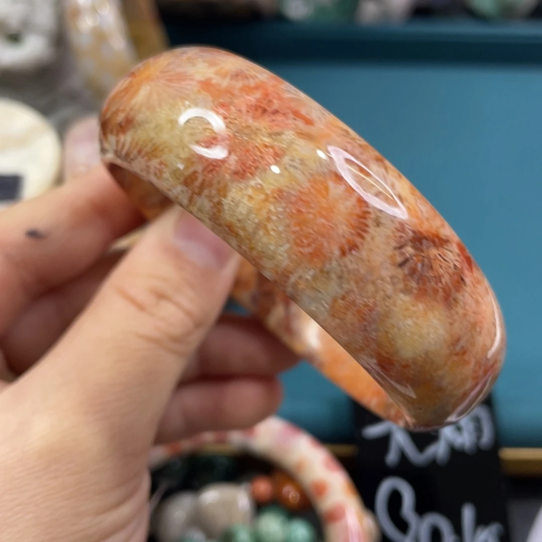 未镶嵌手镯硅化玉