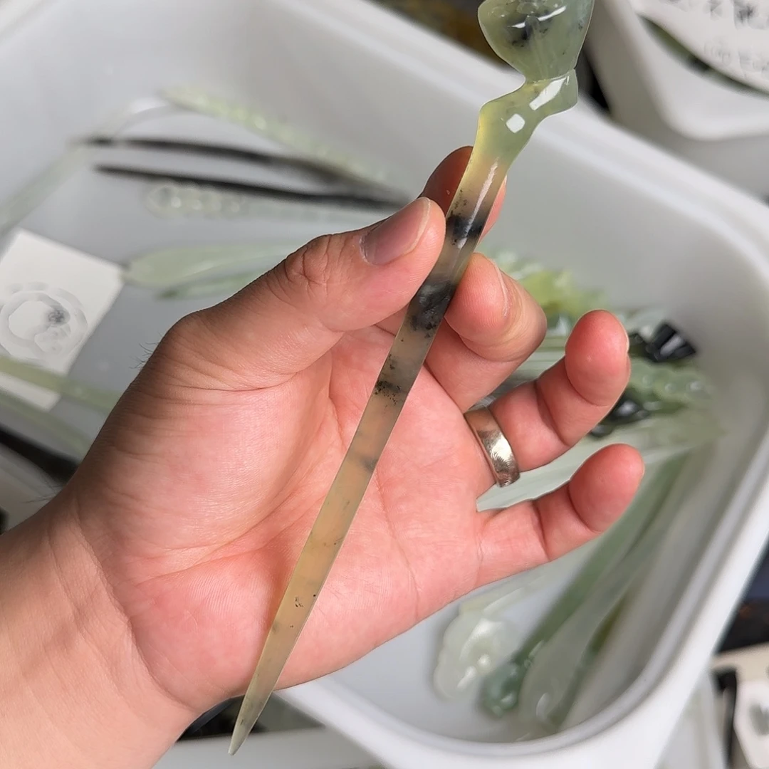 蛇纹石玉未镶嵌发饰