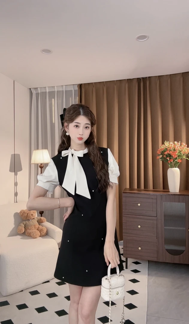 【林金金】 法式千金风黑白珍珠撞色连衣裙显瘦气质小黑裙