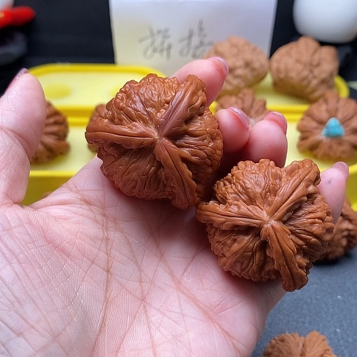 大***壮把件文玩核桃41白狮子
