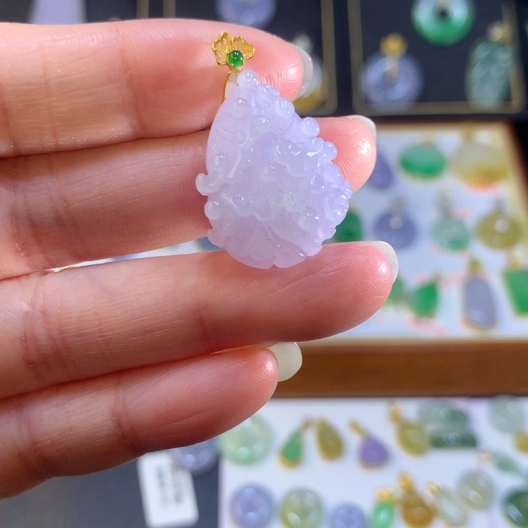 翡翠18K金镶嵌颈饰