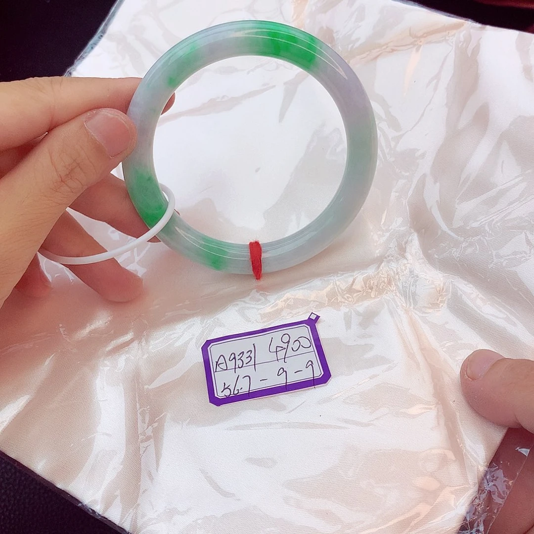 翡翠手镯未镶嵌翡翠