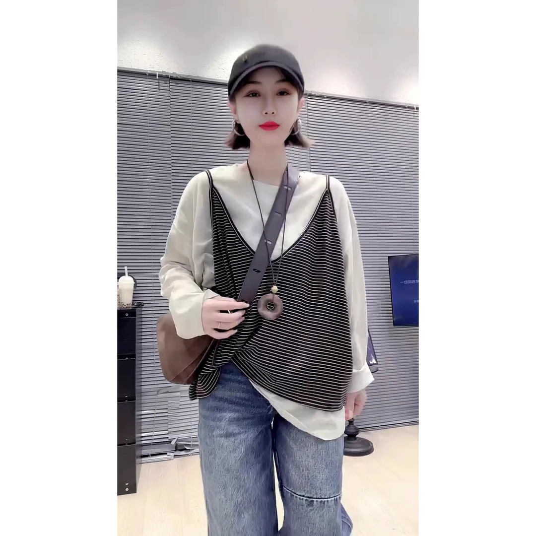 秋季新款时尚圆领宽松百搭长袖T恤+条纹针织背心两件套