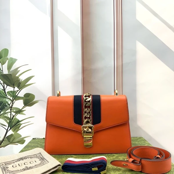 95新/古驰/包包/市场价18000/250425CZ0025