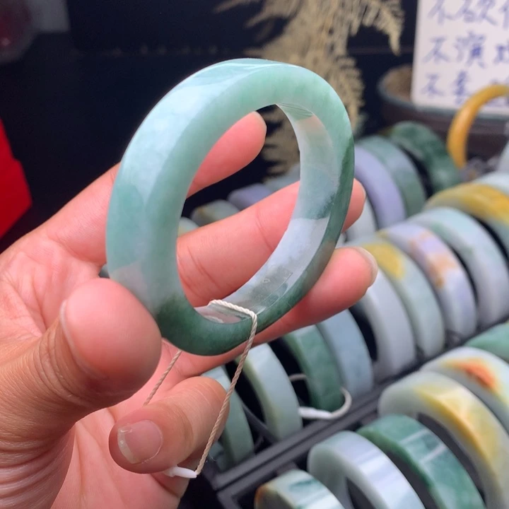 定制翡翠未镶嵌手镯定制手镯