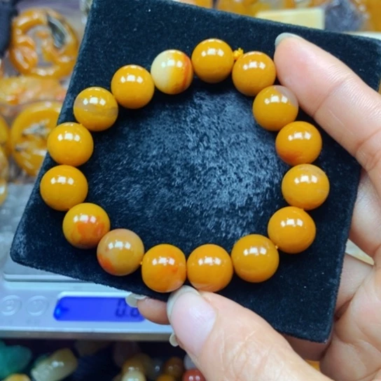 石英质玉（黄龙玉）未镶嵌颈饰
