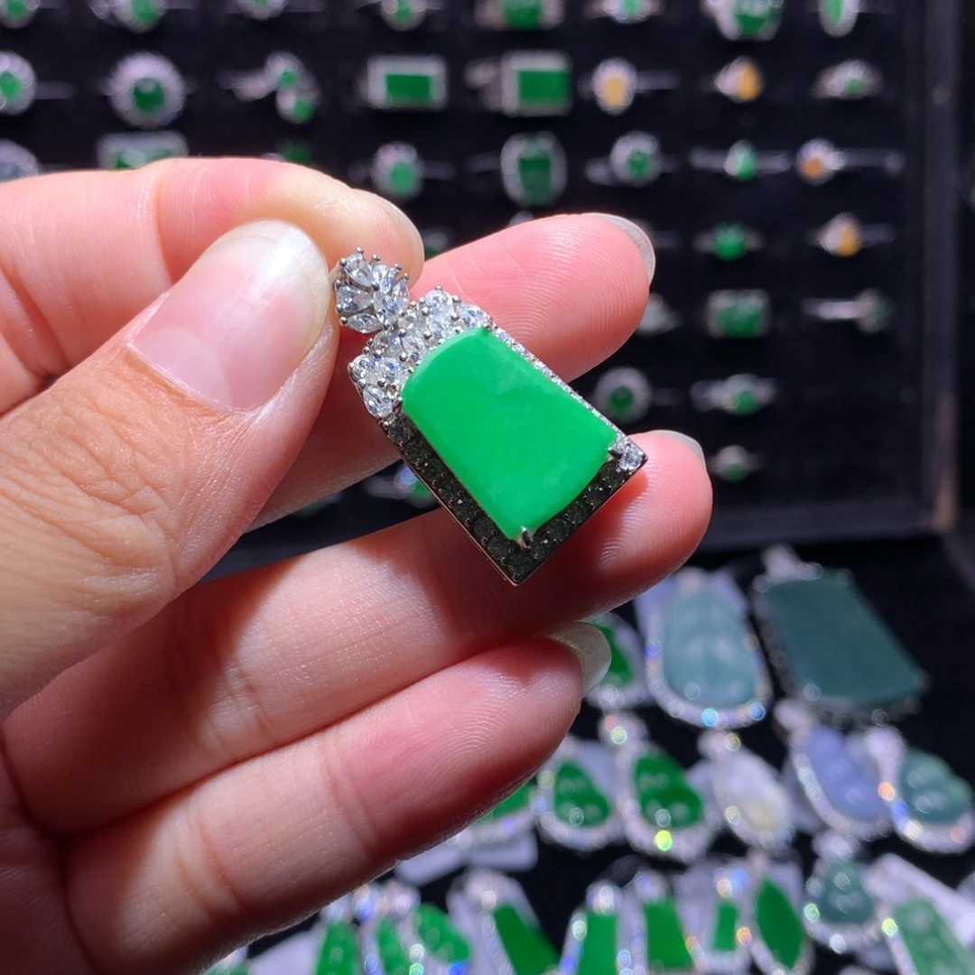 翡翠银S925镶嵌颈饰翡翠