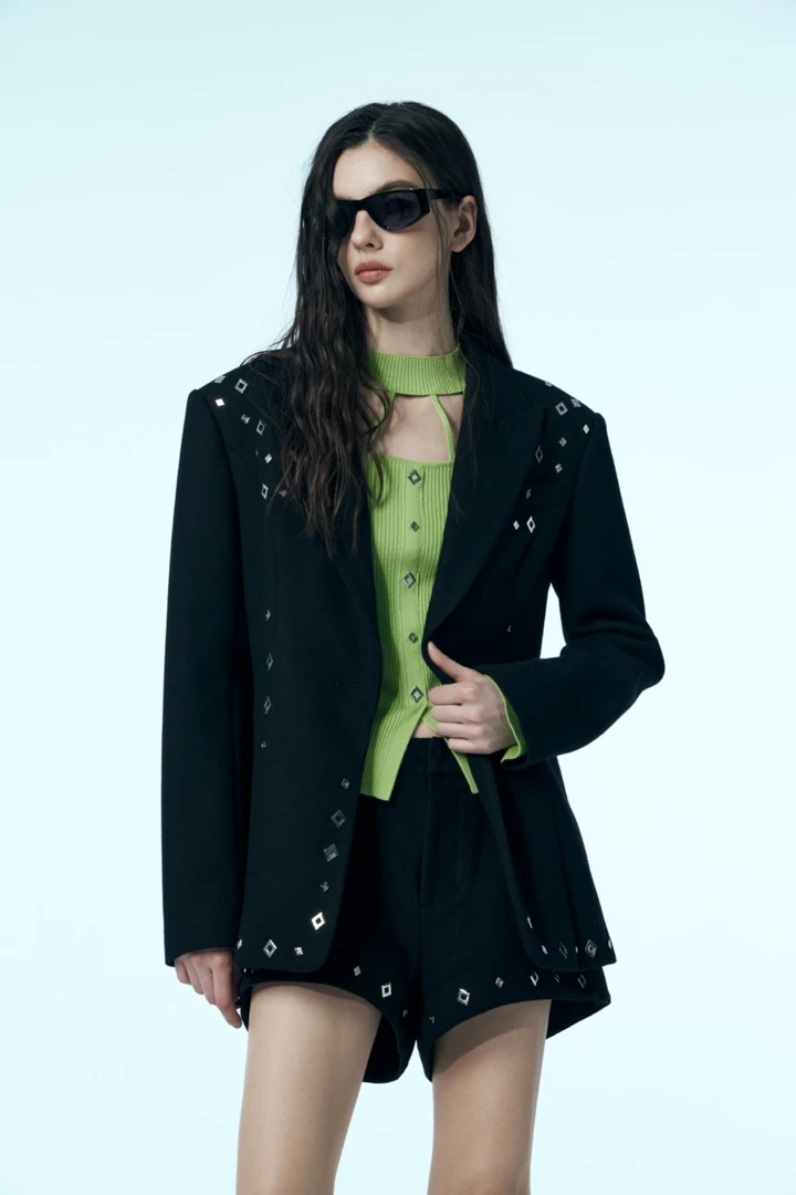 【YJXD】UHOT/诱货黑色菱形撞钉女款单西装外套经典简约干练新款