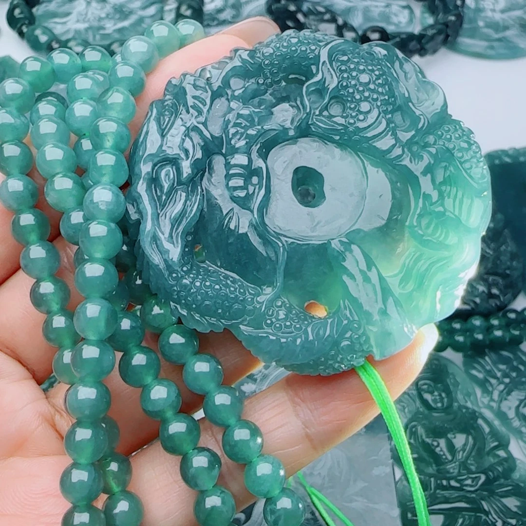 颈饰未镶嵌翡翠多样性发货天然的A货翡翠