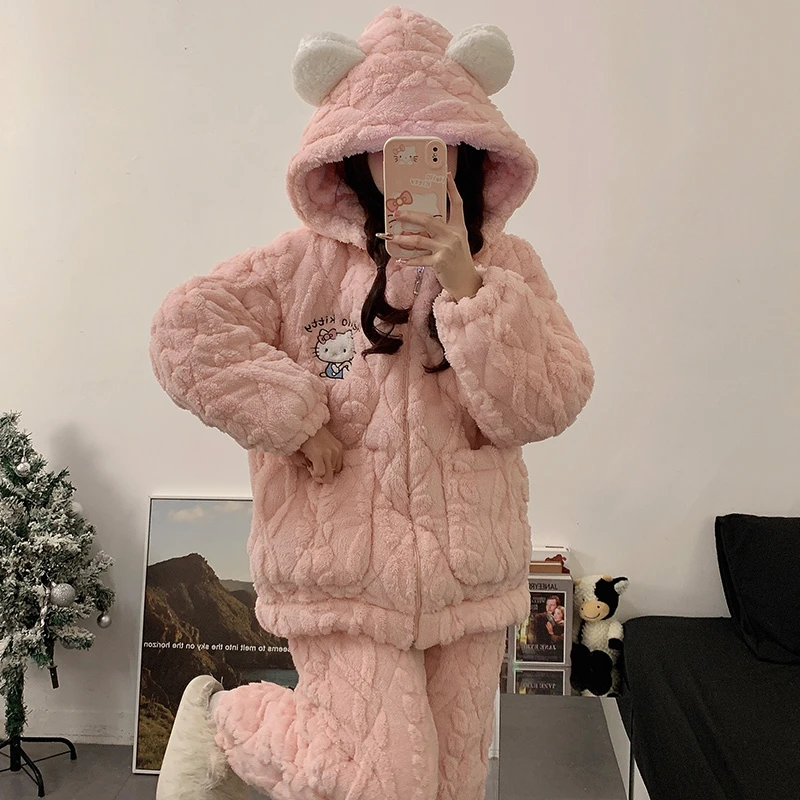 2025新款hellokitty珊瑚绒睡衣女冬季连帽加绒加厚三层夹棉家居服