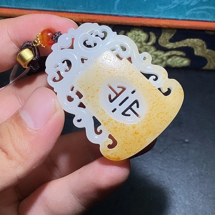 富***下和田玉未镶嵌颈饰CC
