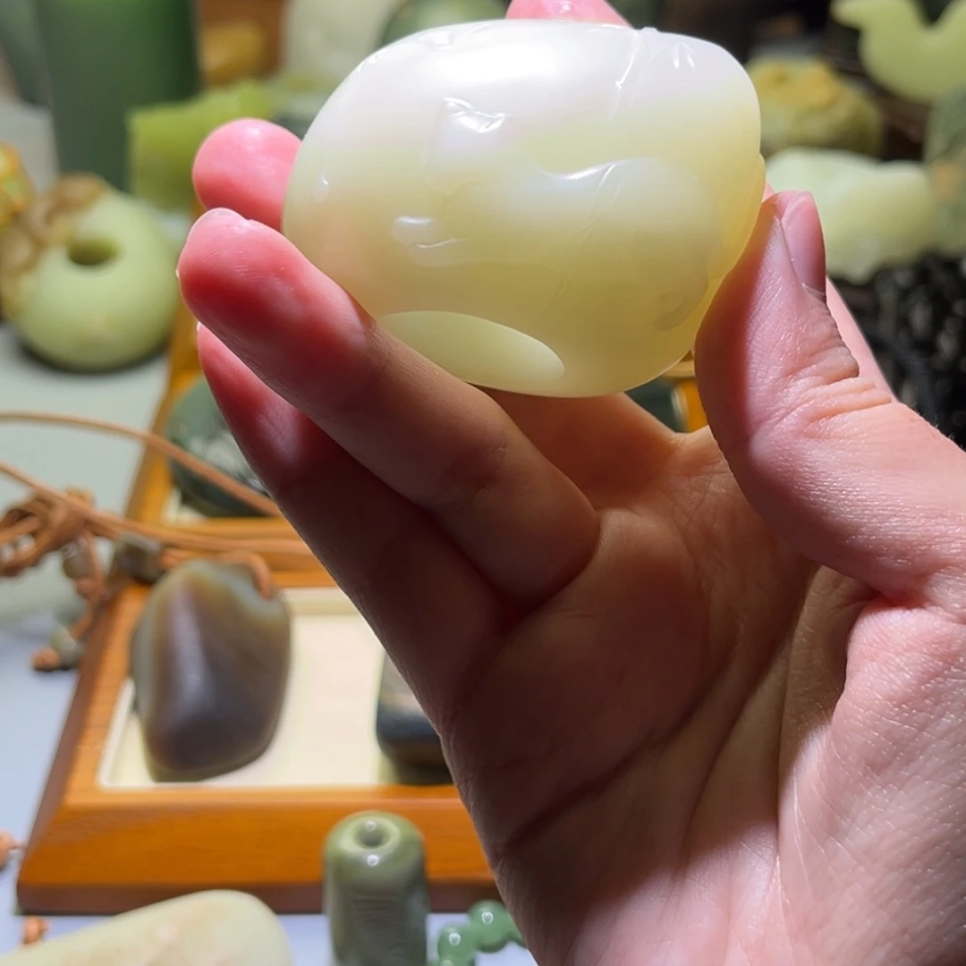 A***4和田玉未镶嵌颈饰