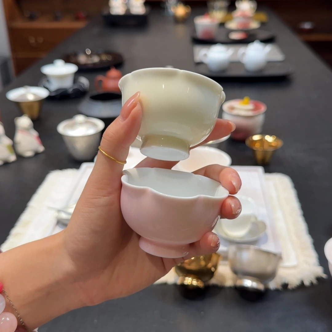 羊脂玉瓷高足杯 颜色备注