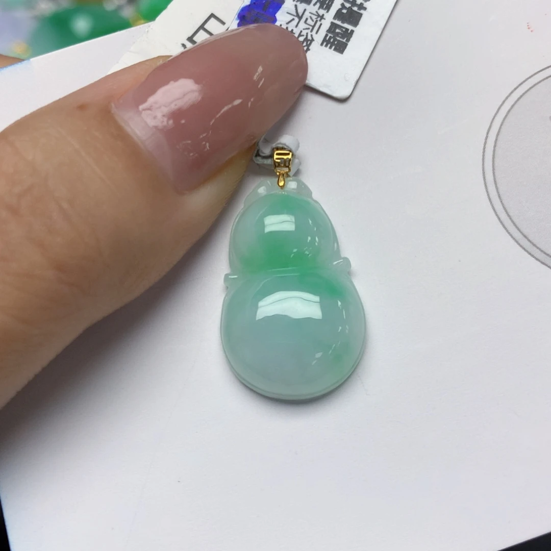 颈饰18K金镶嵌翡翠