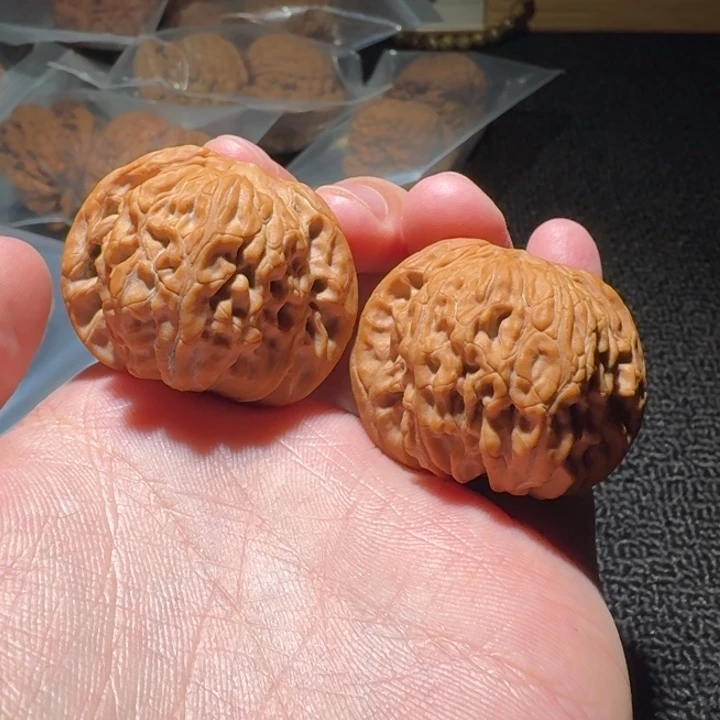 1 文玩麻核桃39尺寸磨盘