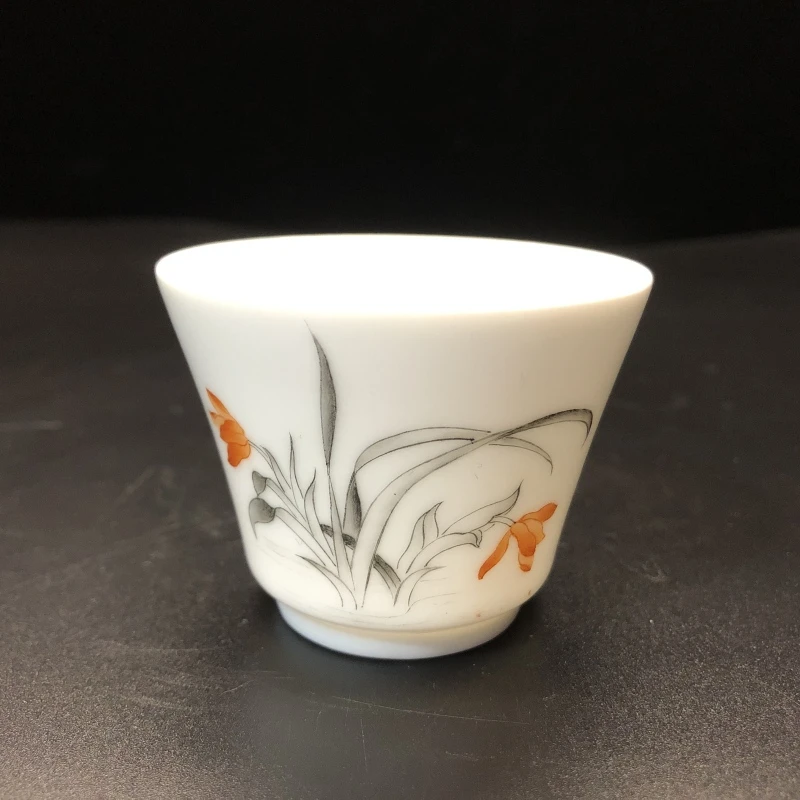 12.19/N100130/00521/兰香怡人/粉彩兰花马蹄杯/口径6.5/高5/70CC