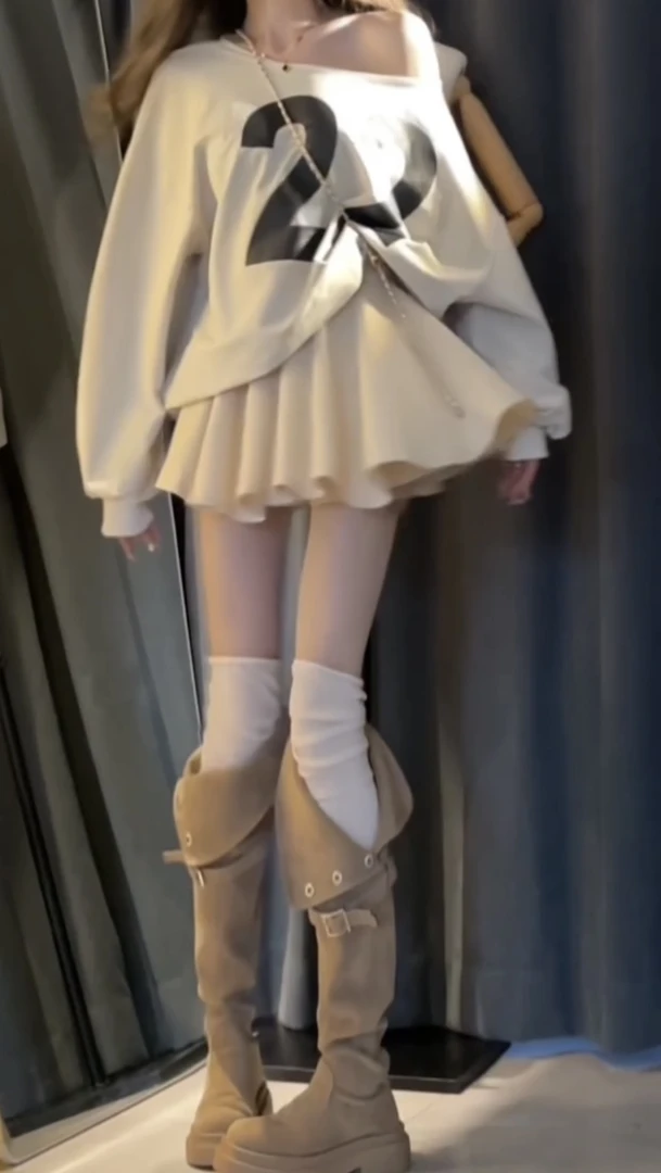 2025年春夏新款重磅棉质斜肩印花卫衣高腰显瘦半身裙小个子两件套