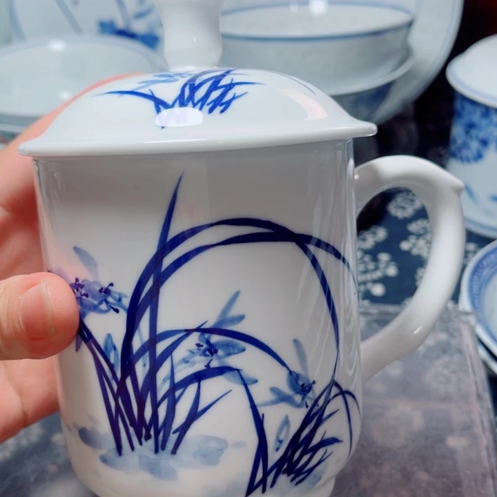 青花玲珑手绘兰花办公杯