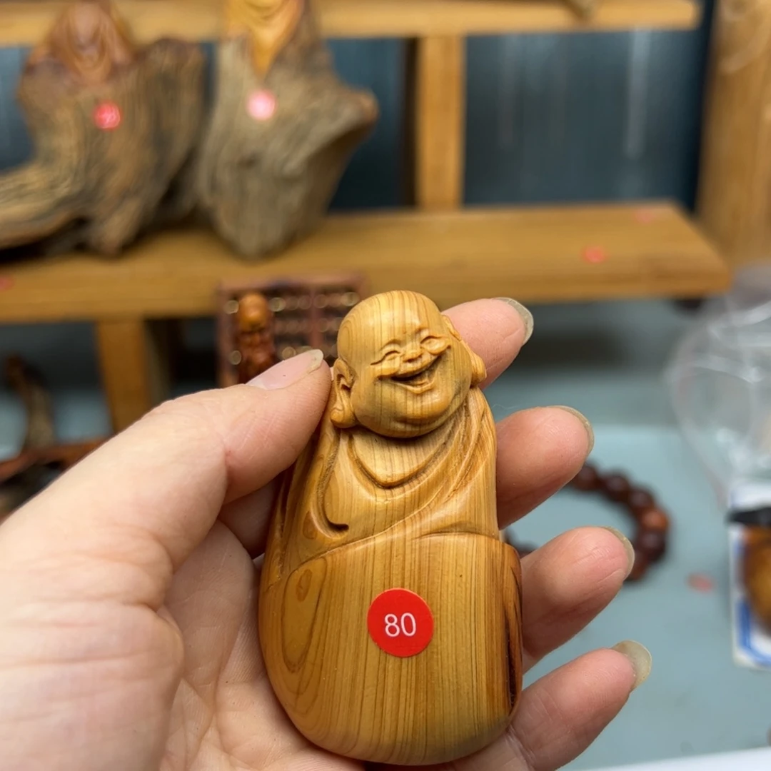 人***步木崖柏木摆件手把件