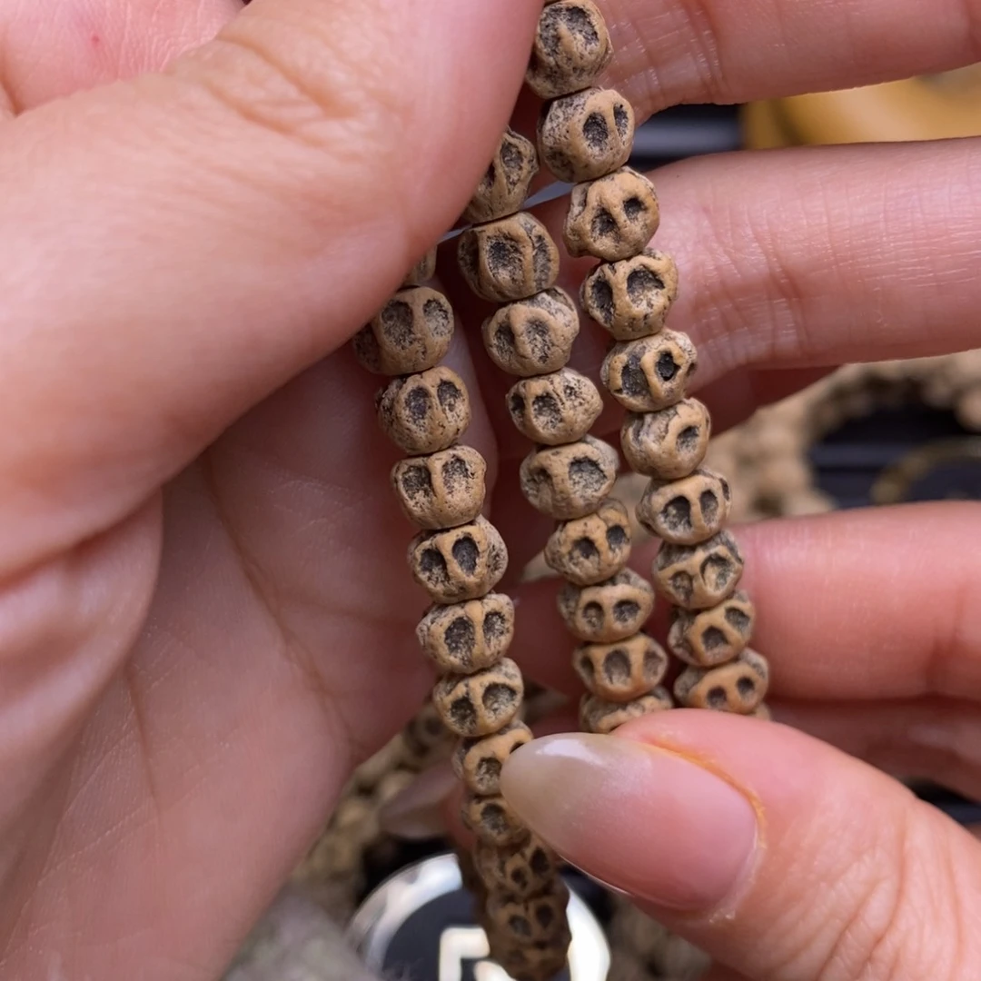 柏香籽/百香籽吊坠周****看