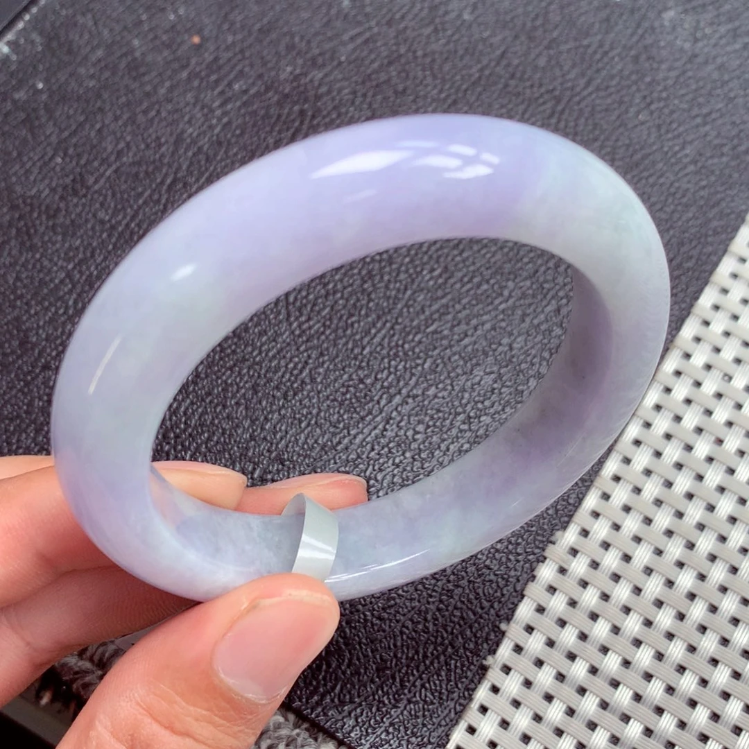 翡翠手镯未镶嵌缅甸